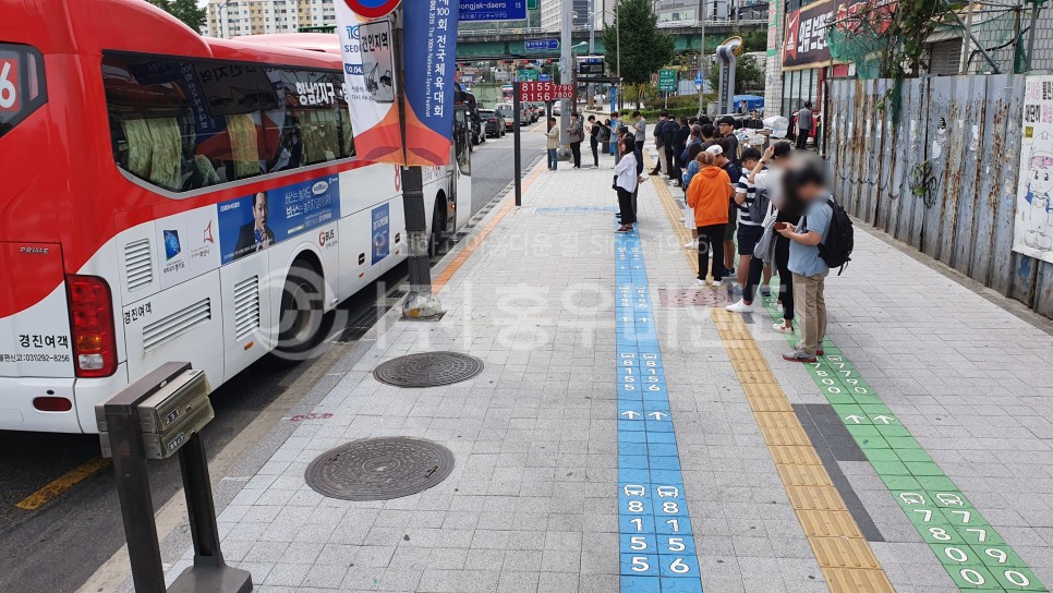 홍우비앤티_사당역_버스정류장_002.jpg