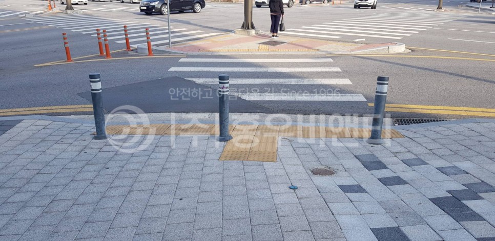홍우비앤티_싸인블록_익산_건강걷기1.jpg