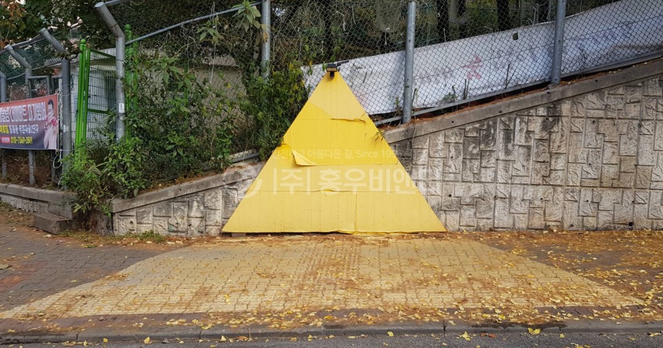 홍우비앤티_옐로카펫_동림초_시공전1.jpg