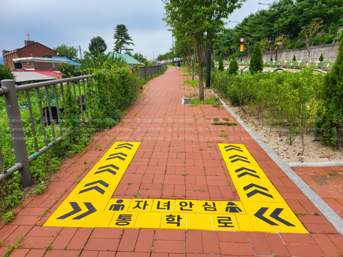 의정부 금오초 어린이통학로 설치 후 2.jpg