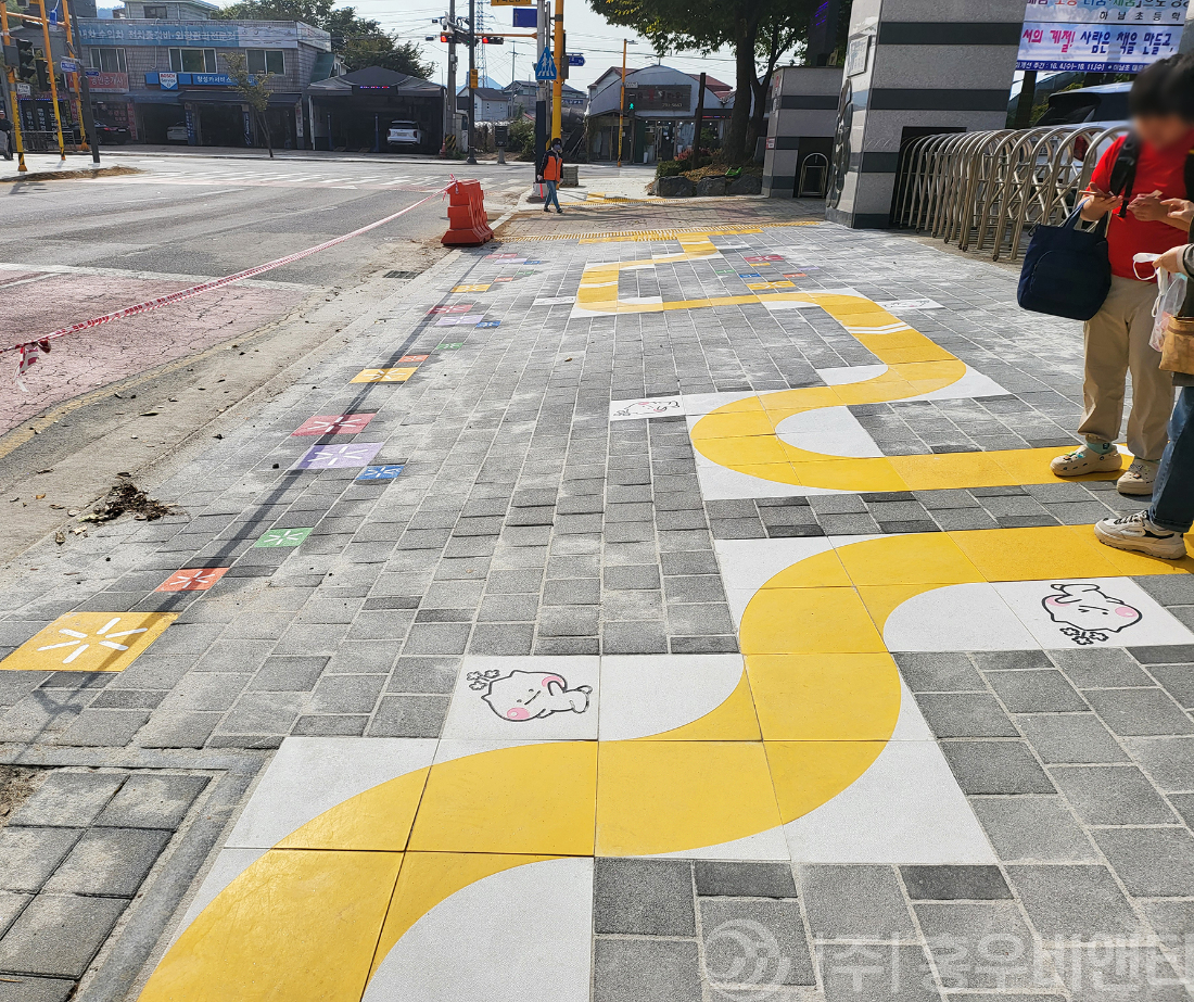 경기도 하남초등학교 앞 안전통학로 싸인블록4.jpg