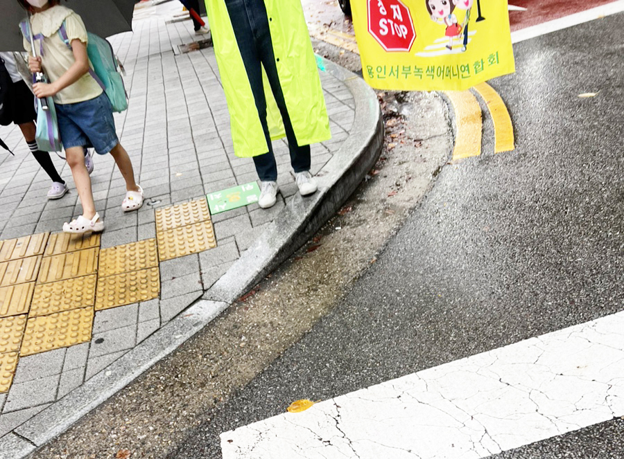 녹색어머니 어디에 서있어야.jpg