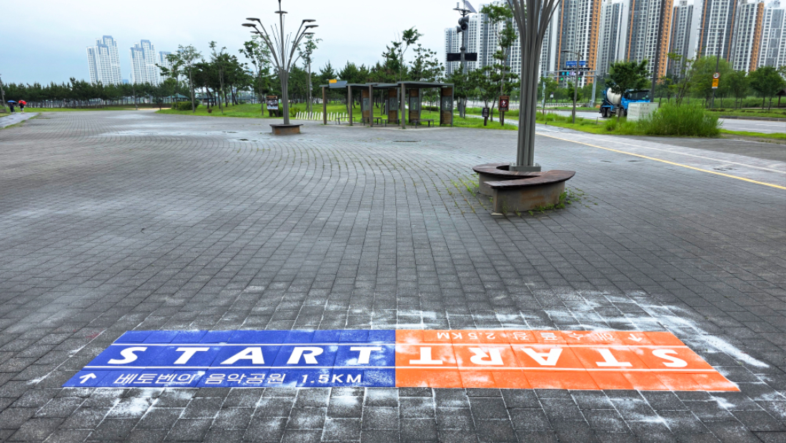 바닥에 안내표시 (3).jpg